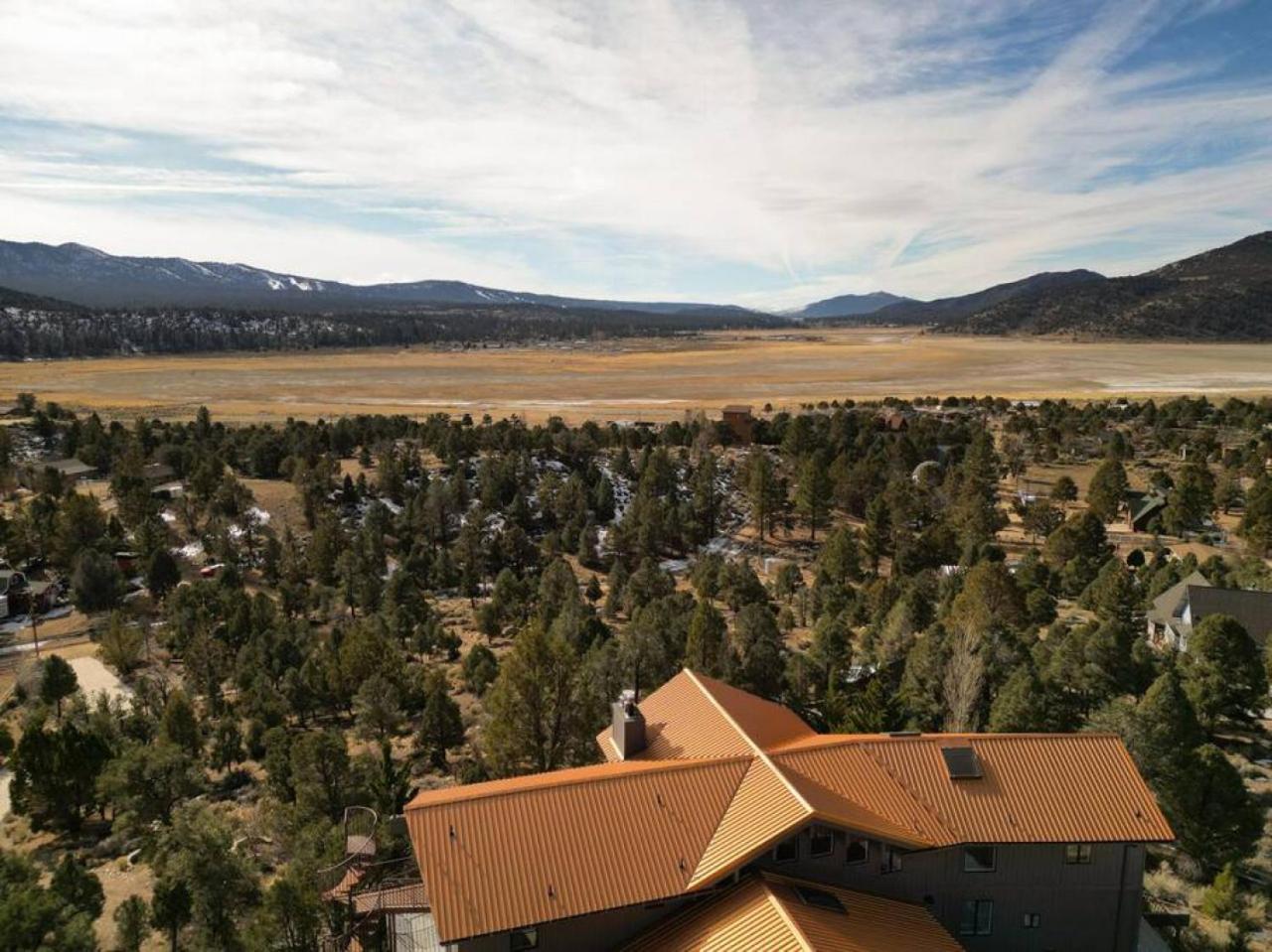 Steel Pine Lodge A Rustic Mountain Retreat Views Baldwin Lake Eksteriør bilde