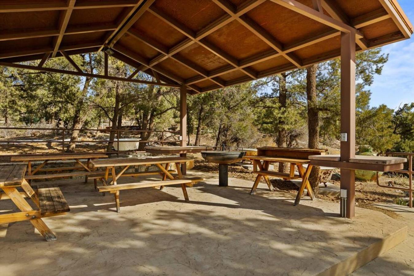 Steel Pine Lodge A Rustic Mountain Retreat Views Baldwin Lake Eksteriør bilde