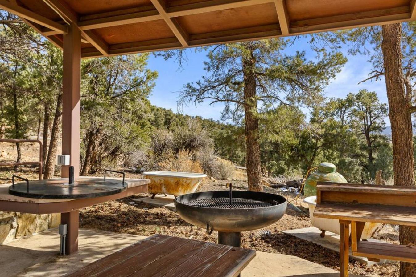 Steel Pine Lodge A Rustic Mountain Retreat Views Baldwin Lake Eksteriør bilde