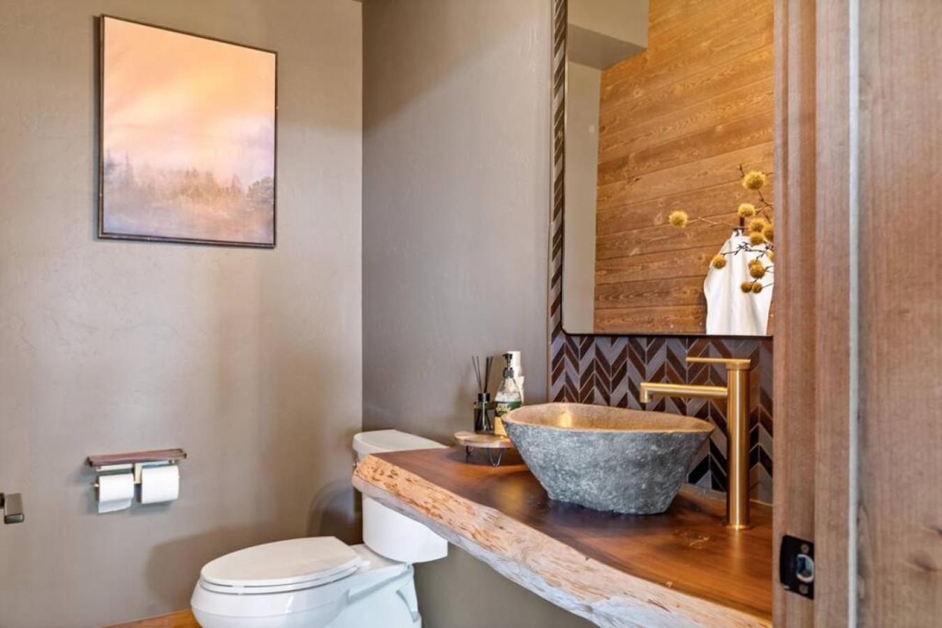 Steel Pine Lodge A Rustic Mountain Retreat Views Baldwin Lake Eksteriør bilde