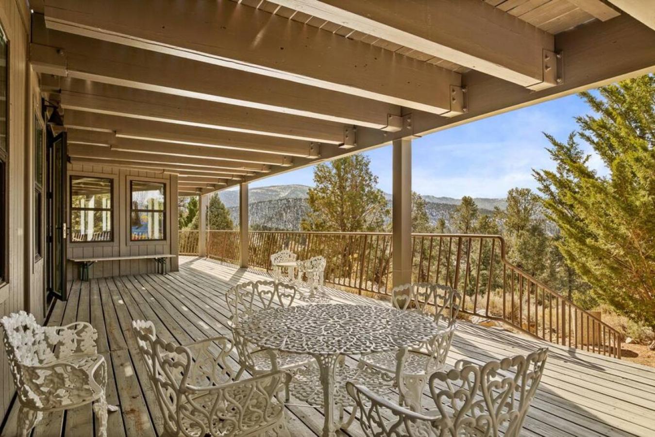 Steel Pine Lodge A Rustic Mountain Retreat Views Baldwin Lake Eksteriør bilde