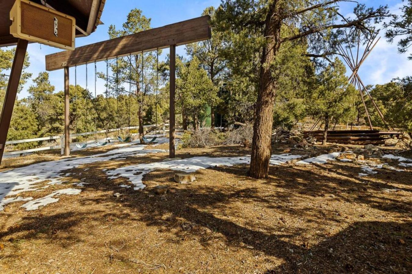 Steel Pine Lodge A Rustic Mountain Retreat Views Baldwin Lake Eksteriør bilde