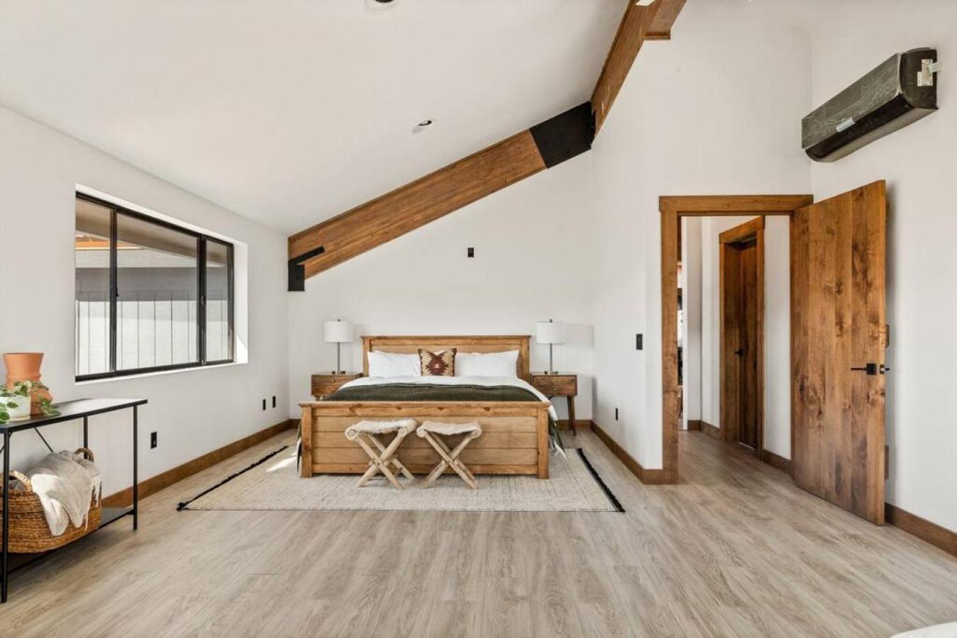 Steel Pine Lodge A Rustic Mountain Retreat Views Baldwin Lake Eksteriør bilde