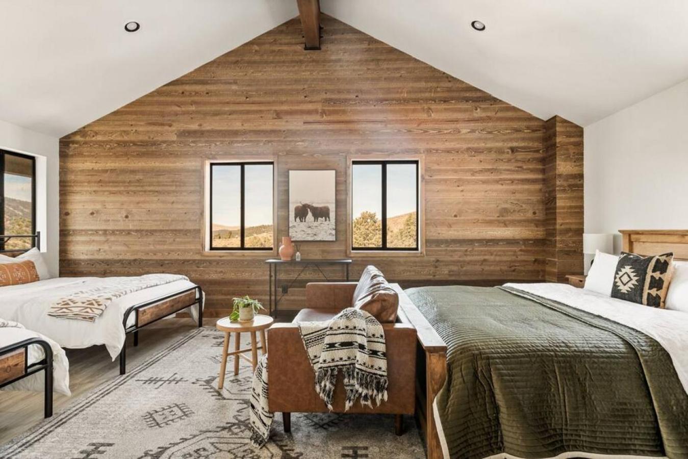 Steel Pine Lodge A Rustic Mountain Retreat Views Baldwin Lake Eksteriør bilde
