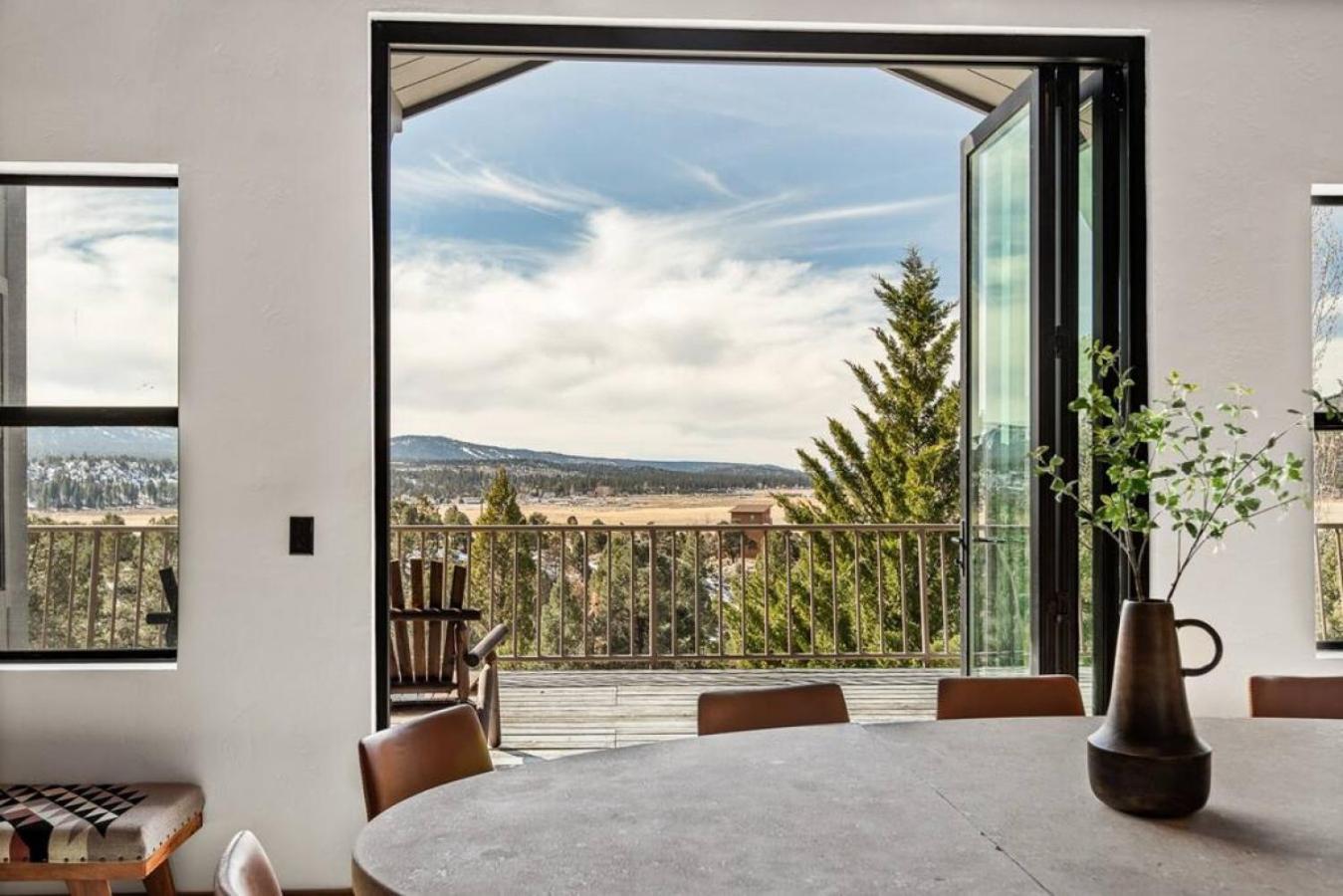 Steel Pine Lodge A Rustic Mountain Retreat Views Baldwin Lake Eksteriør bilde