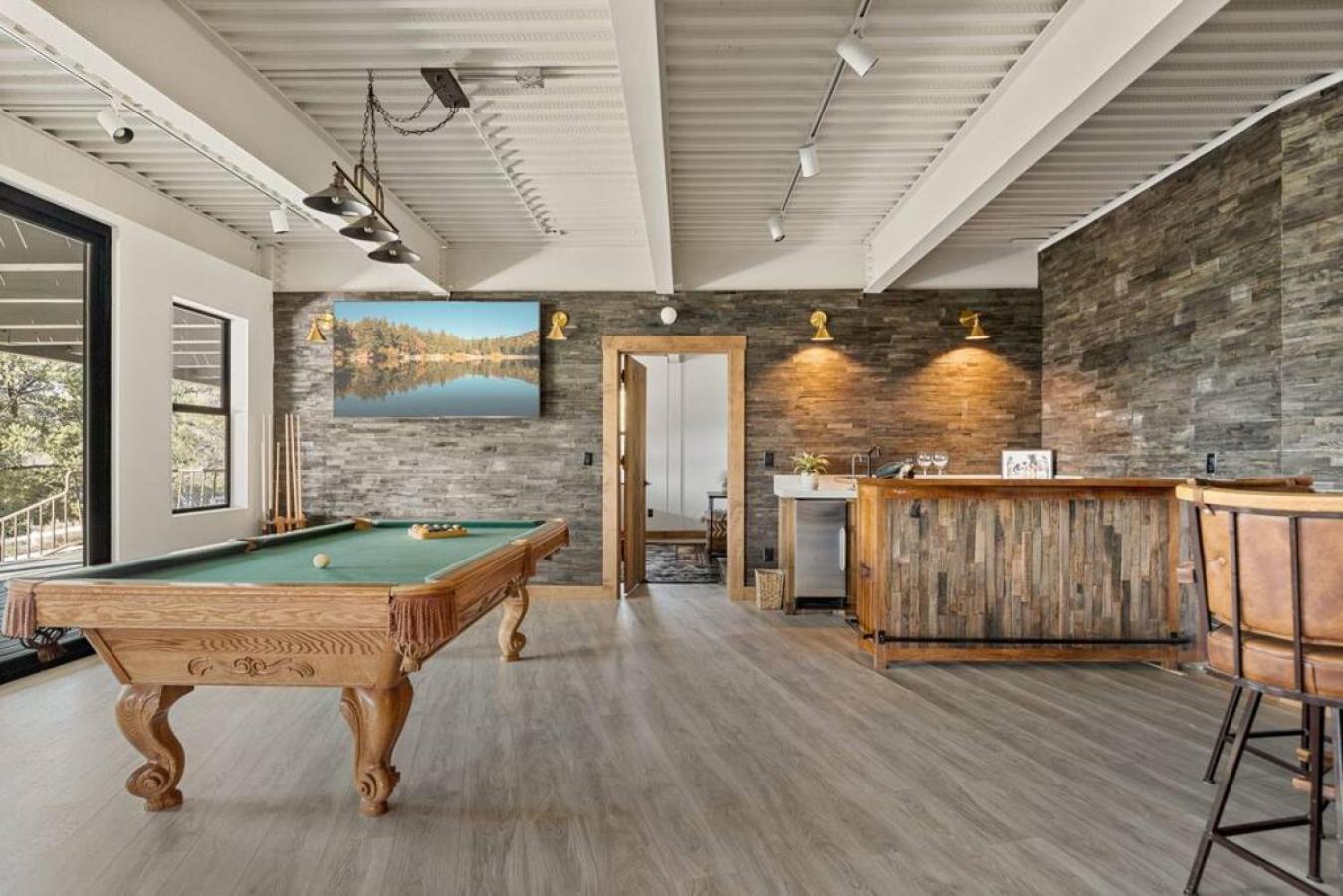 Steel Pine Lodge A Rustic Mountain Retreat Views Baldwin Lake Eksteriør bilde