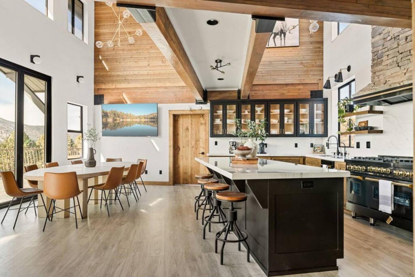 Steel Pine Lodge A Rustic Mountain Retreat Views Baldwin Lake Eksteriør bilde